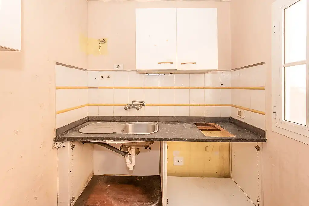 Piso en venta en C/ Gregorio Gutierrez, Miller