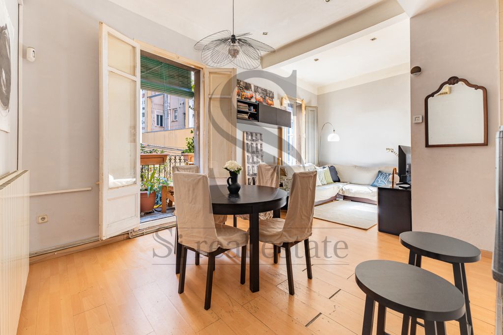 Exterior view of Flat for sale in  Barcelona Capital  with Air Conditioner, Heating and Parquet flooring