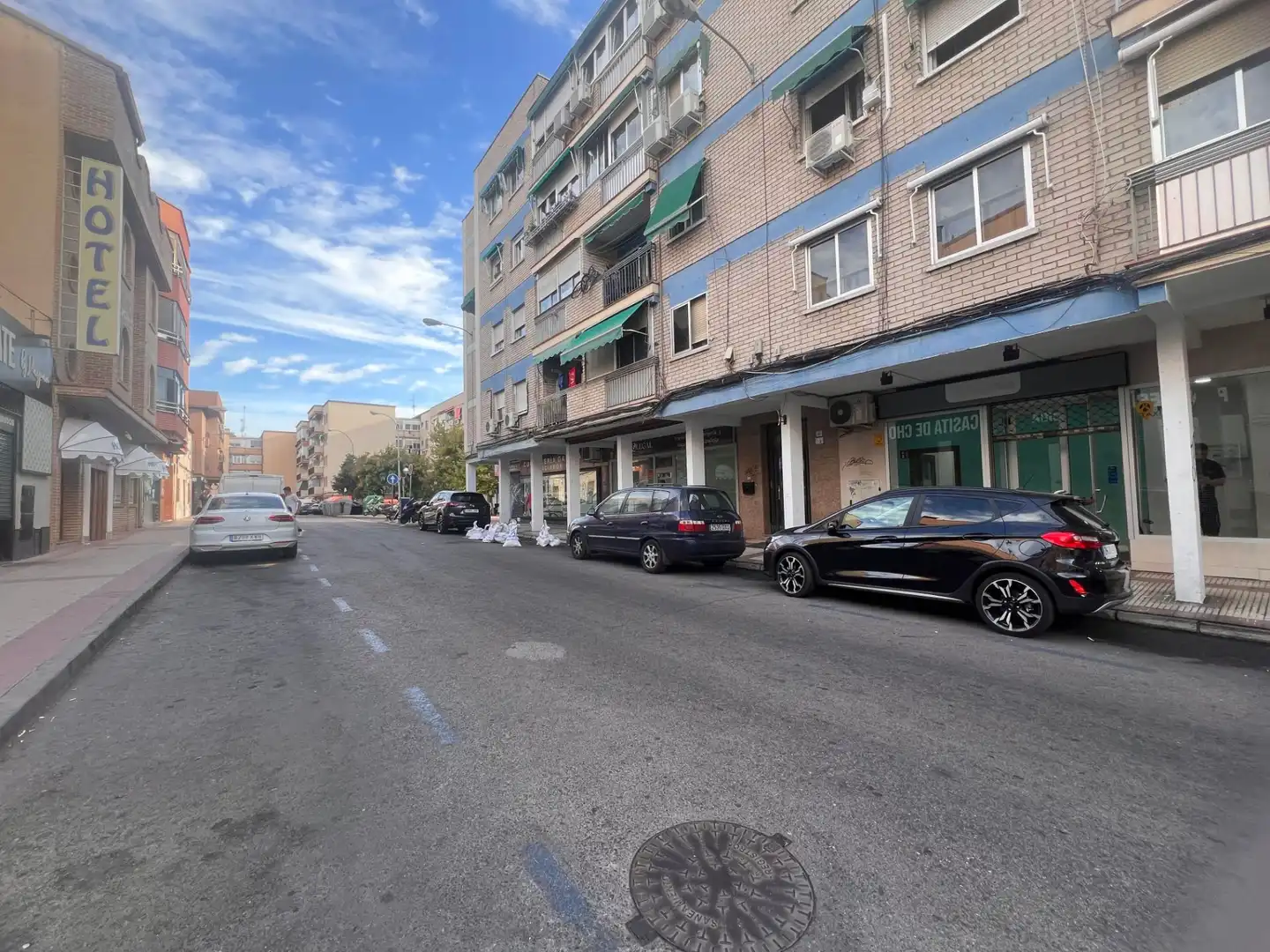 Vista exterior de Local en venda en Alcobendas amb Aire condicionat