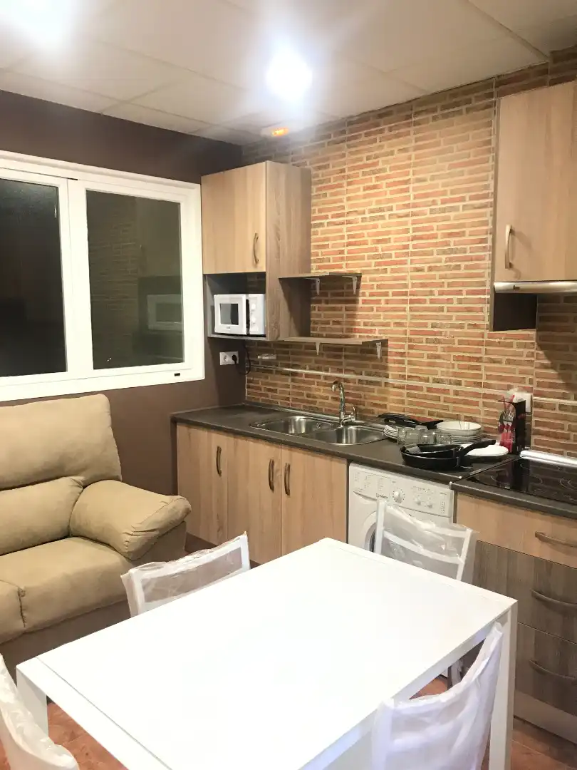 Cuina de Apartament de lloguer en Ciudad Real amb Moblat