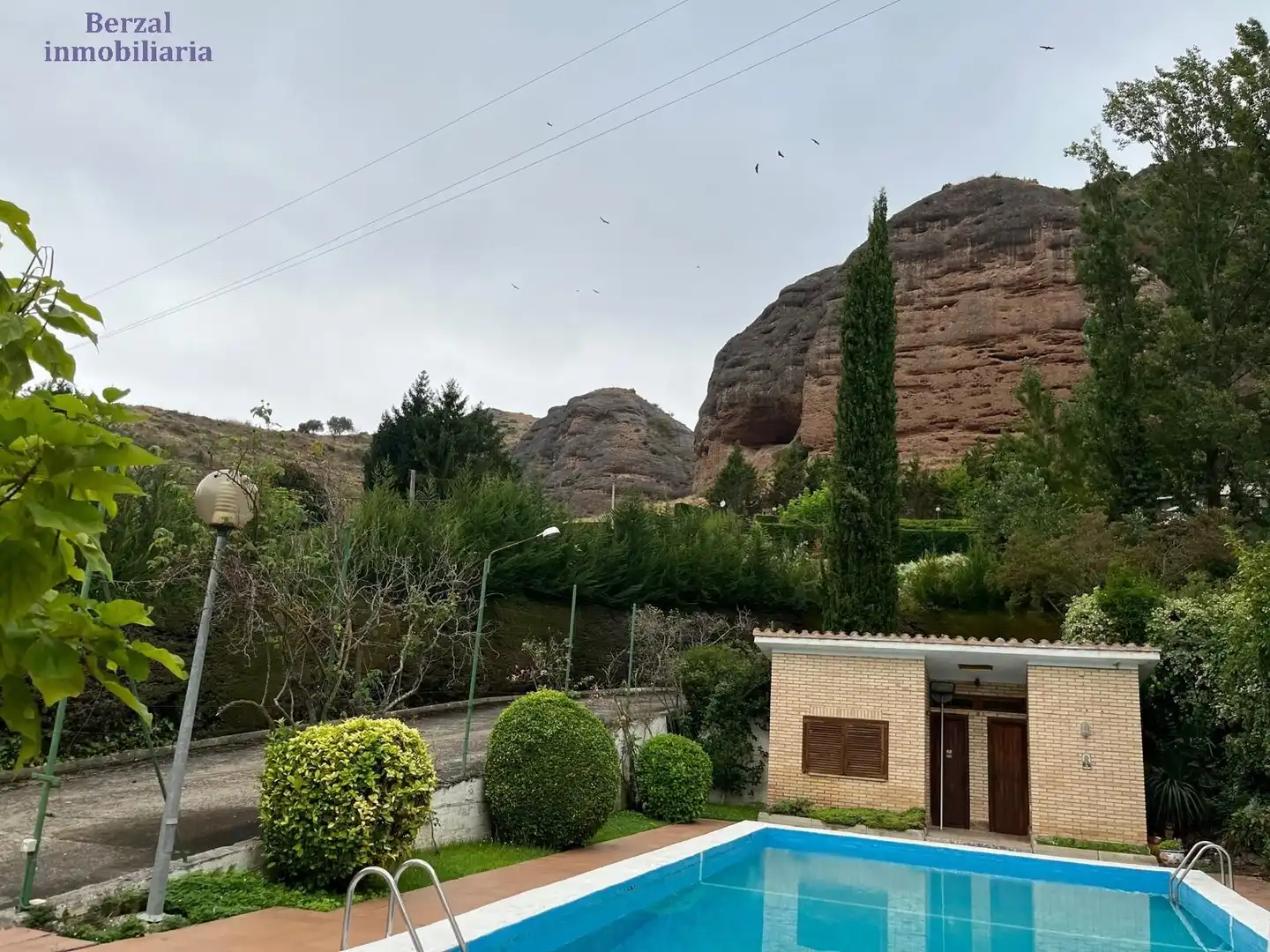 Vista exterior de Casa o xalet en venda en Sorzano amb Jardí privat, Terrassa i Traster