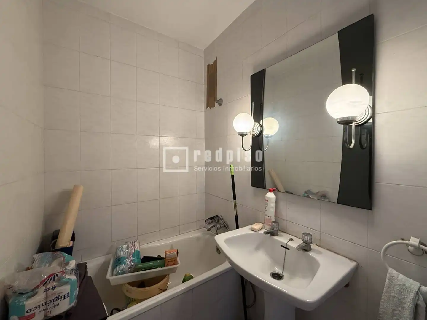 Baño de Piso en venta en Málaga con Calefacción, Terraza y Alarma