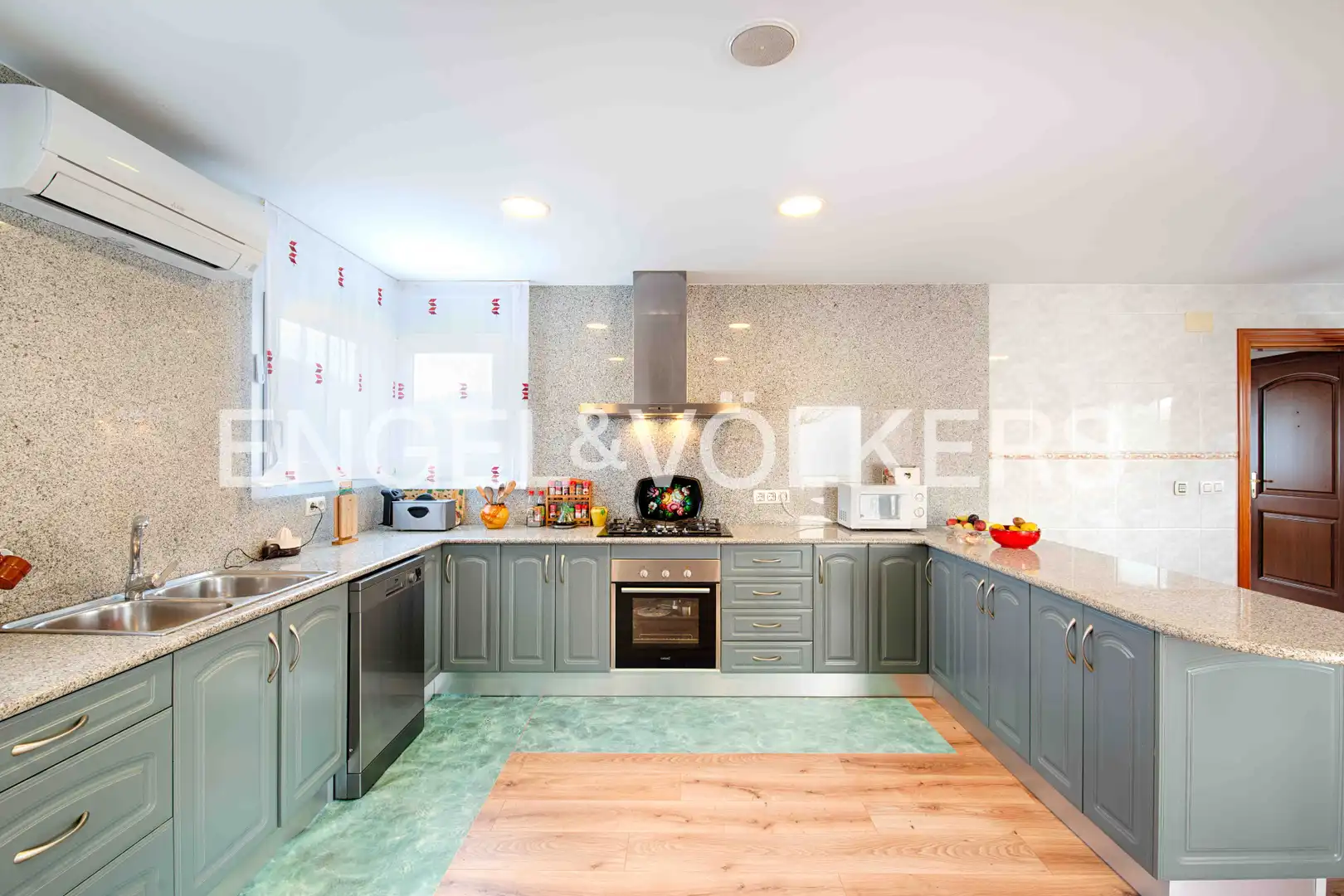 Villa mit Pool zum Verkauf in Carrer del Cadí, imagen 21