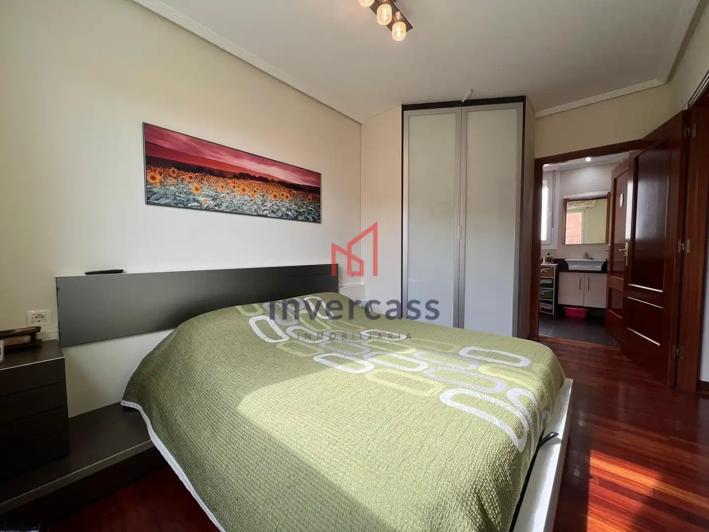 Habitación de Casa adosada en venta en Castro-Urdiales con Calefacción, Jardín privado y Terraza