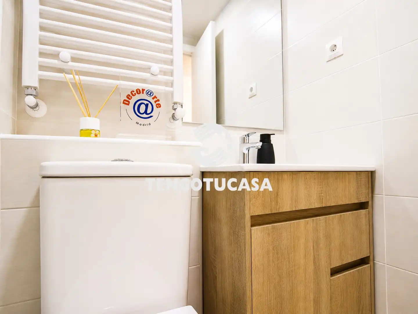 Bathroom of Flat for sale in Madrid  with Air Conditioner, Furnished and Oven