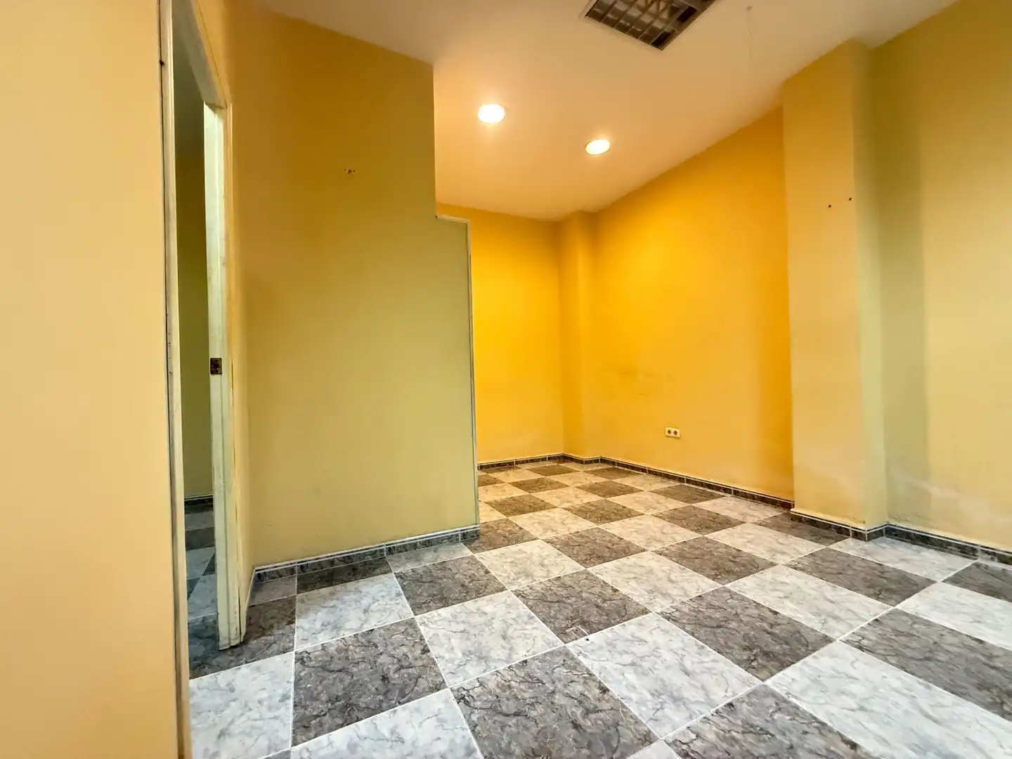 Business premises for sale in Macias Belmonte, imagen 8