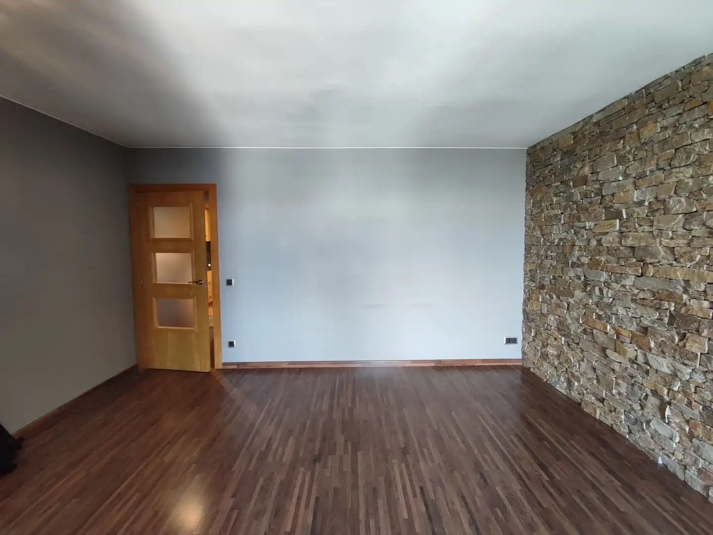 Sala d'estar de Pis de lloguer en Girona amb Aire condicionat, Calefacció i Balcó