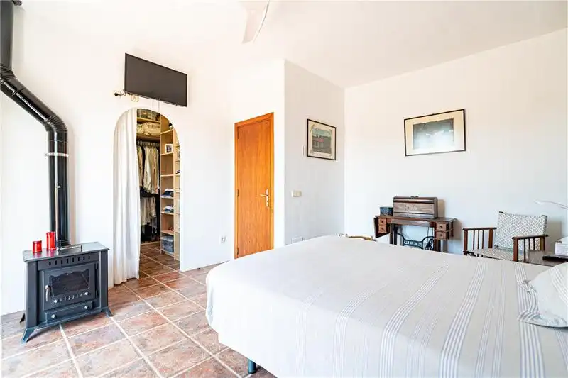 Dormitori de Finca rústica en venda en Binissalem amb Aire condicionat, Jardí privat i Terrassa