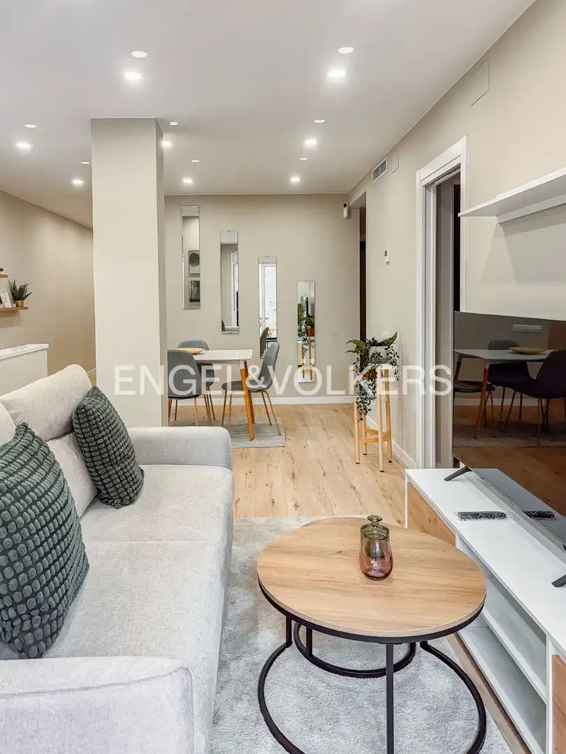 Flat with terrace to rent in Eixample, imagen 2