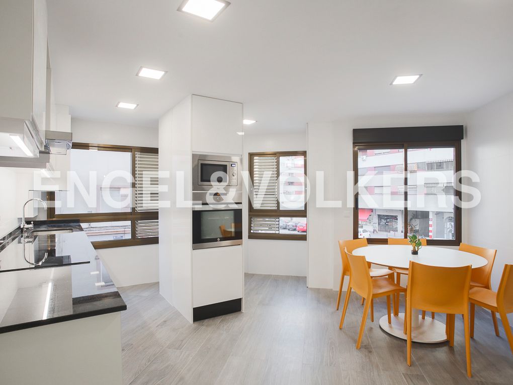 Cocina de Apartamento de alquiler en  Valencia Capital con Aire acondicionado, Calefacción y Terraza