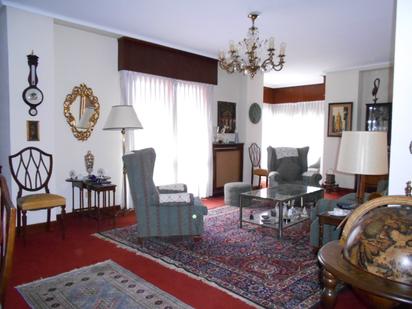 Sala d'estar de Pis en venda en Getxo  amb Terrassa i Balcó