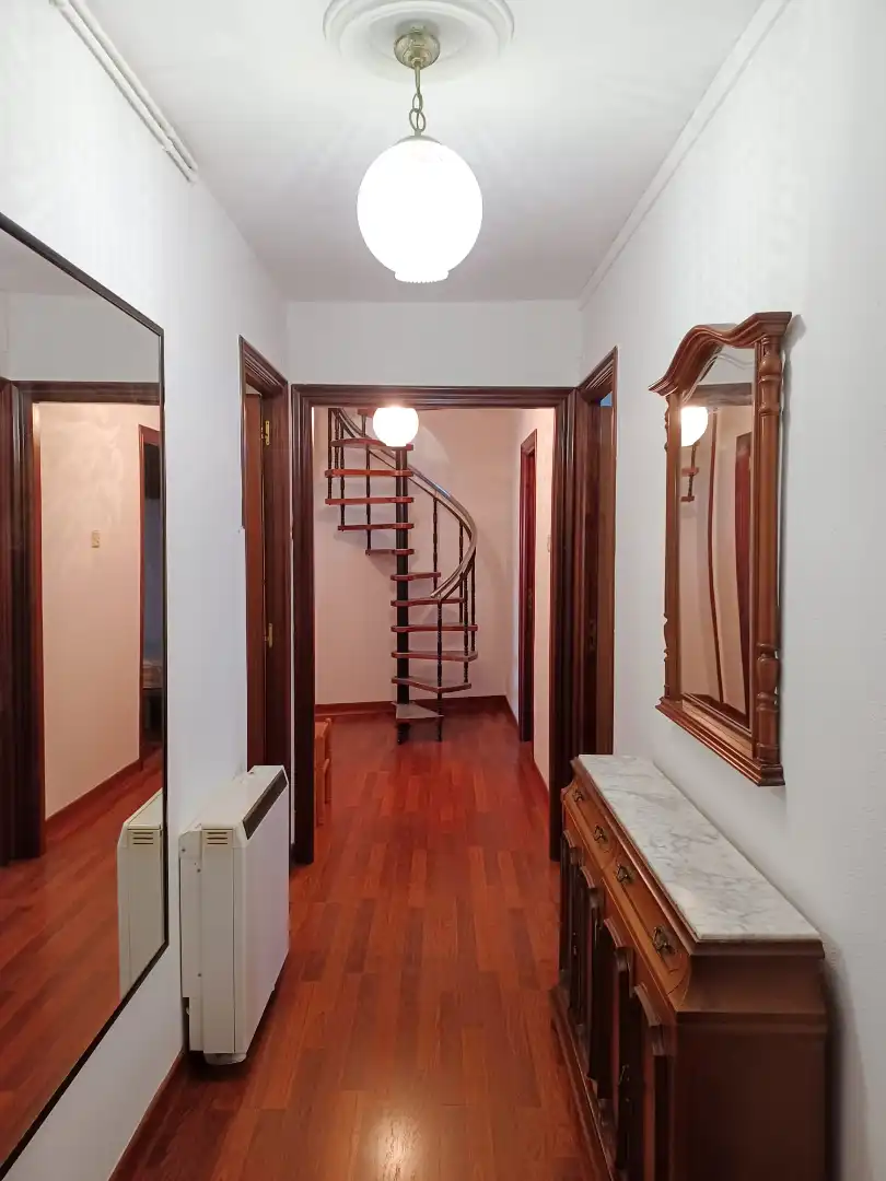 Wohnung zur Miete in Santiago de Compostela  mit Heizung, Terrasse und Möbliert