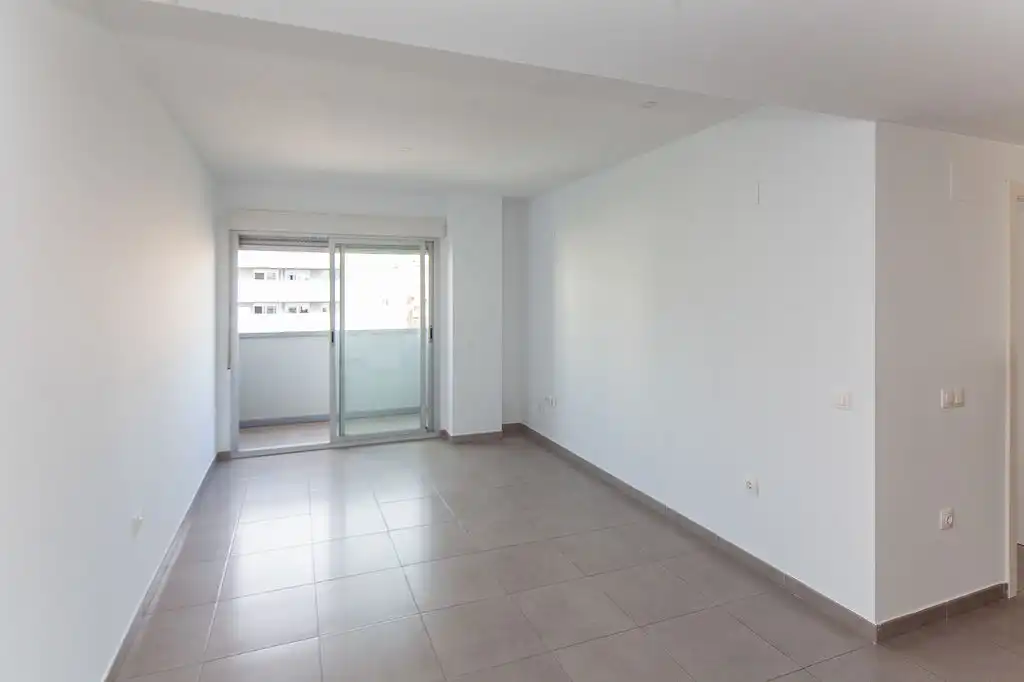 Piso con ascensor en venta en C/ Plus Ultra - Conjunto Res Grupo Simancas -, imagen 5