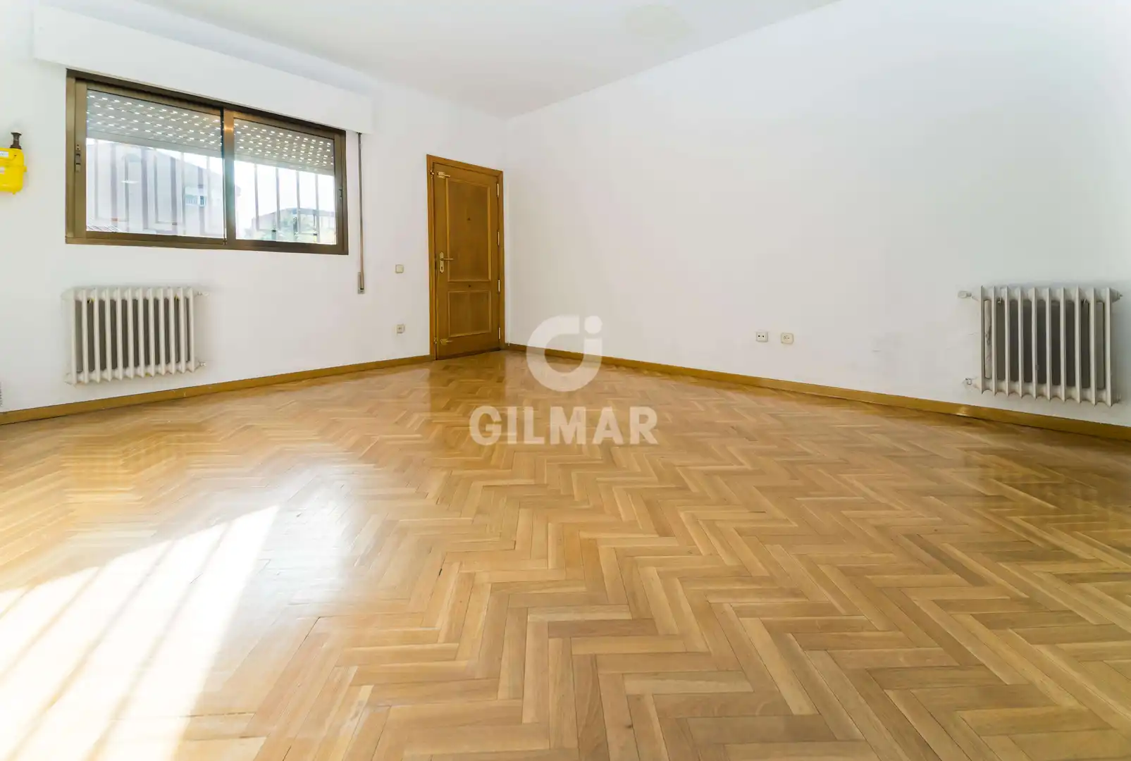 Habitación de Estudio en venta en Madrid con Calefacción, Jardín privado y Piscina