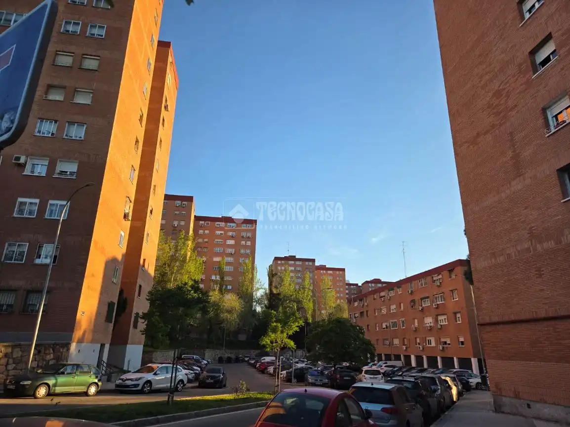 Exterior view of Flat for sale in Madrid  with Storage room
