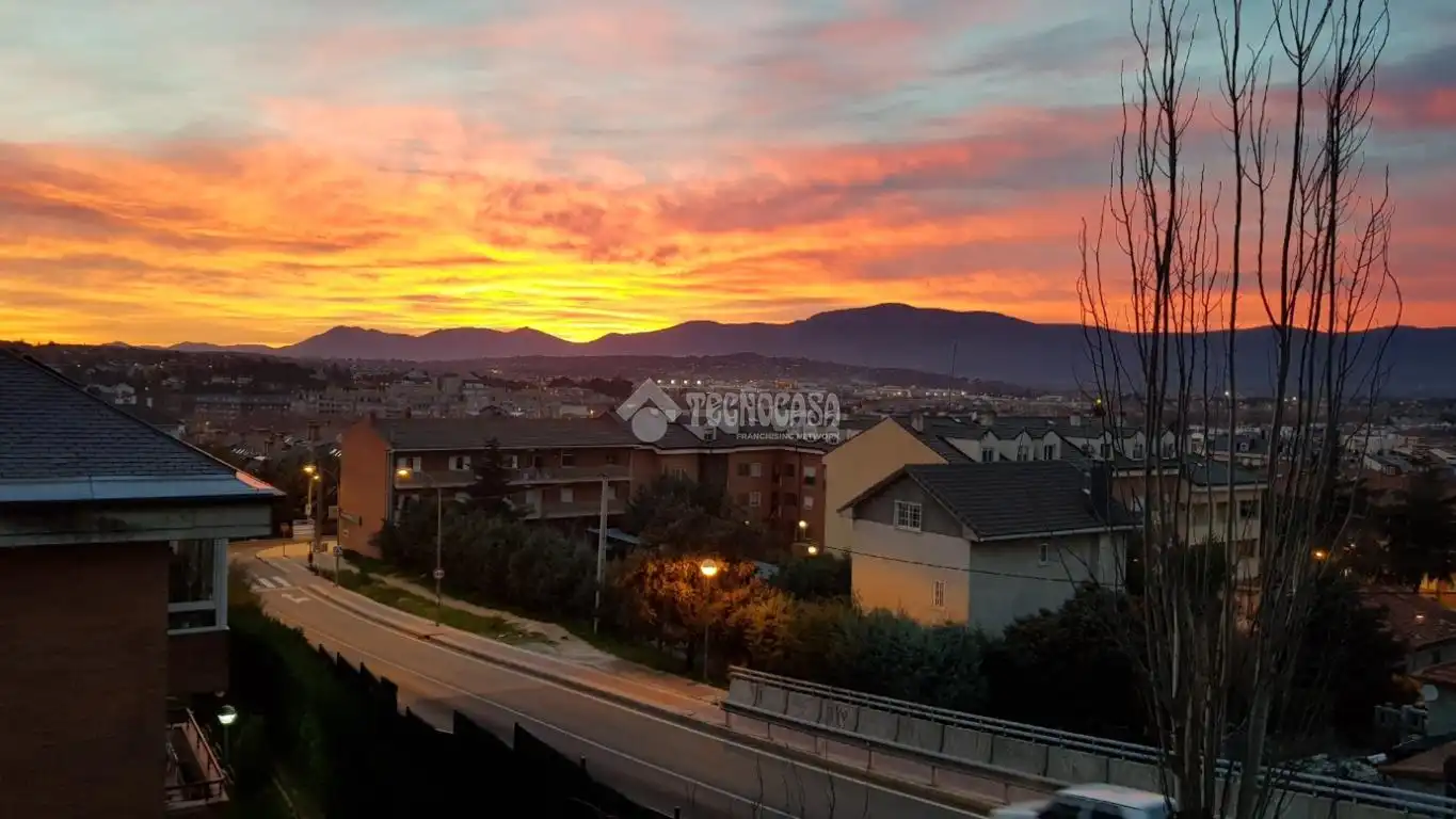 Vista exterior de Piso en venta en Collado Villalba con Aire acondicionado, Calefacción y Terraza