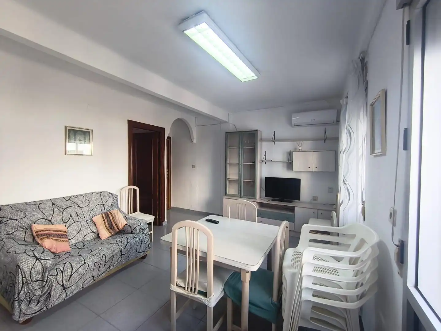 Wohnzimmer von Wohnung zur Miete in Almería mit Klimaanlage, Terrasse und Abstellraum