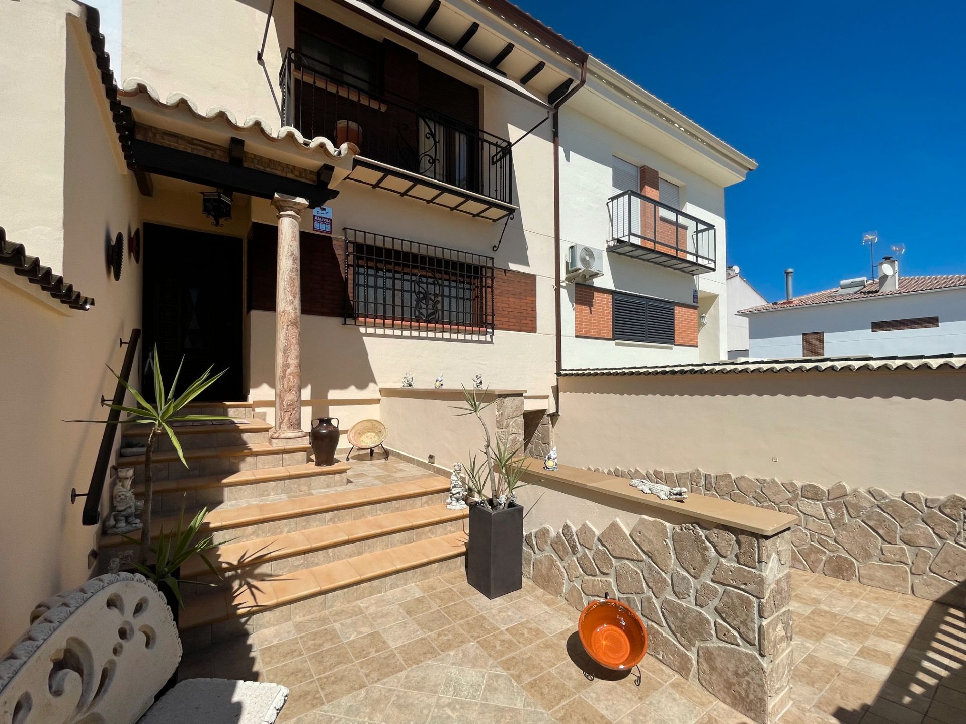 Vista exterior de Casa o chalet en venta en Torreperogil con Aire acondicionado, Calefacción y Terraza