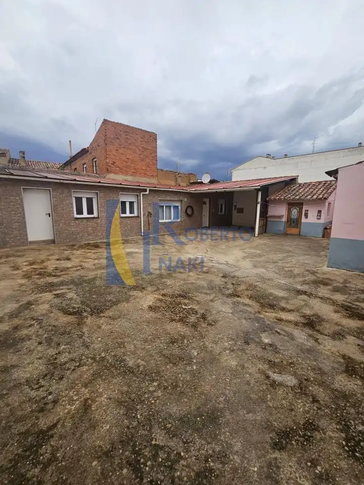 Casa con jardín en venta en Valencia de Don Juan, imagen 13