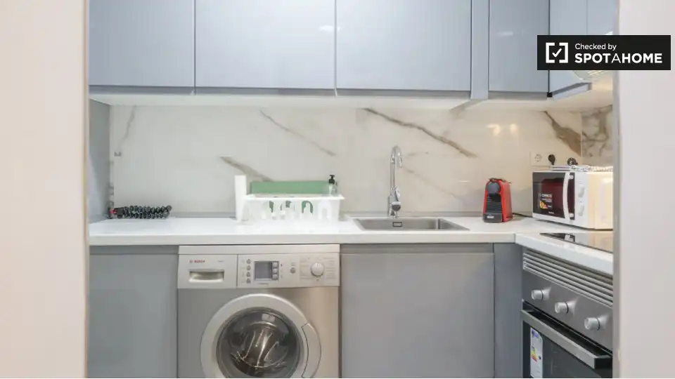 Flat with terrace to rent in Tetuán, imagen 8
