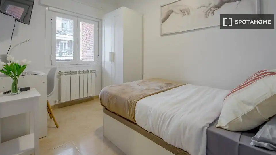 Room in Lucero