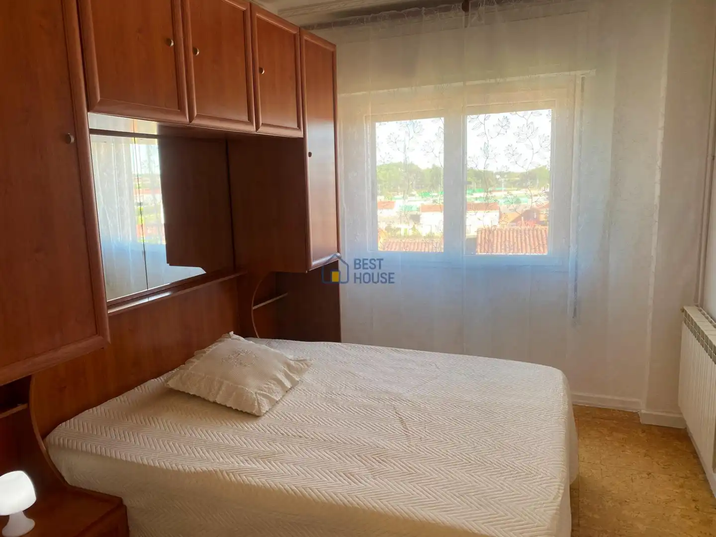 Habitación de Piso de alquiler en León Capital  con Calefacción y Amueblado
