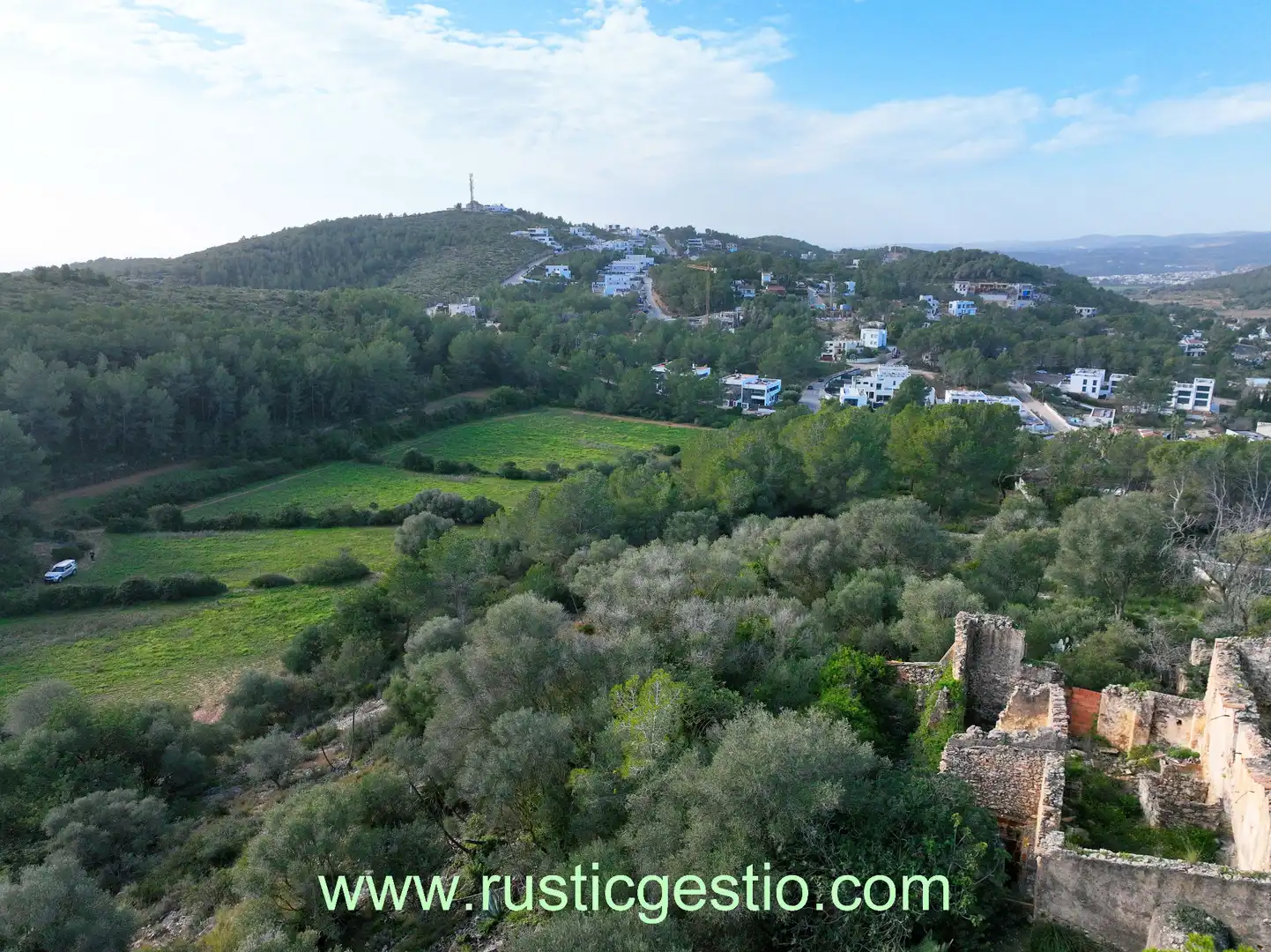 Country house zum Verkauf in Sant Pere de Ribes mit Privatgarten