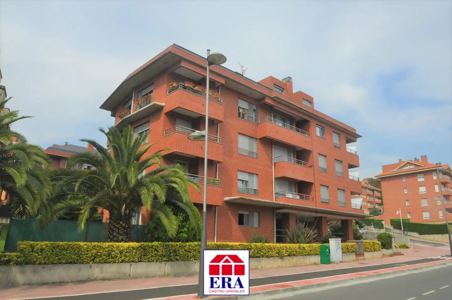 Vista exterior de Garaje en venta en Castro-Urdiales