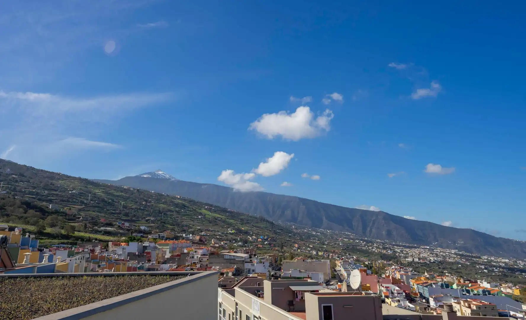 Vista exterior de Casa o xalet en venda en La Orotava amb Terrassa