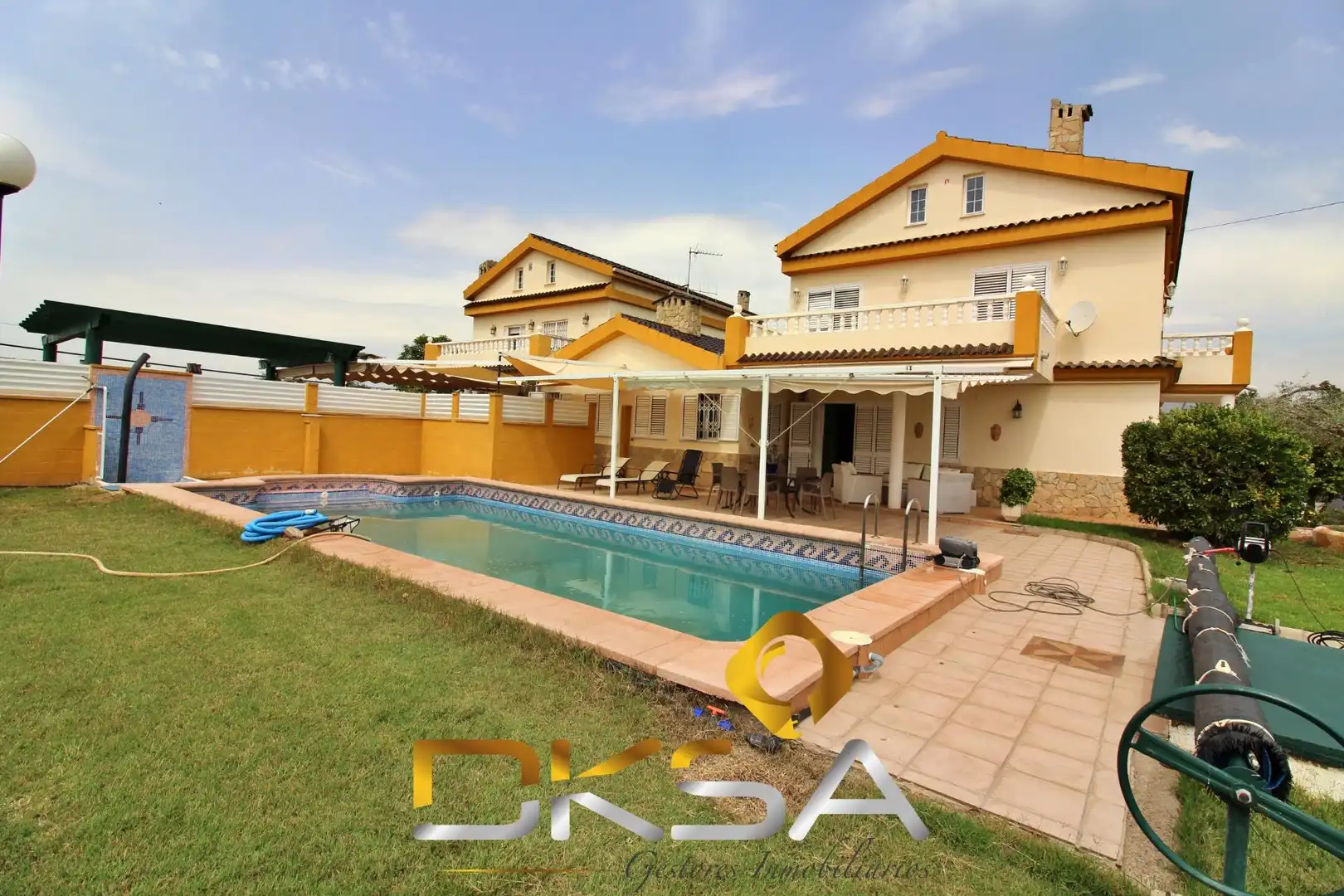 Exterior view of Houses for sale in Castellón de la Plana / Castelló de la Plana  with Air Conditioner, Heating and Private garden