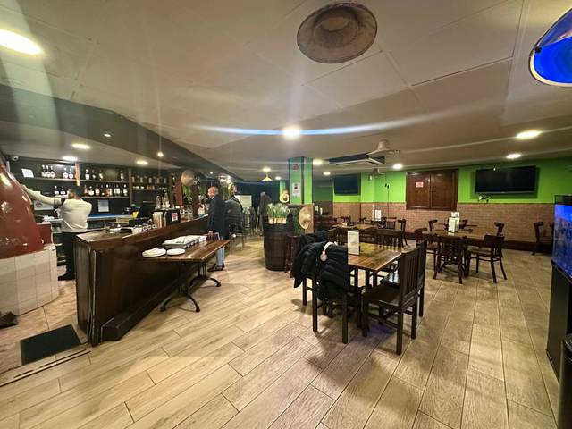 Local comercial en Venta en Avenida Virgen del Rosario en Híjar