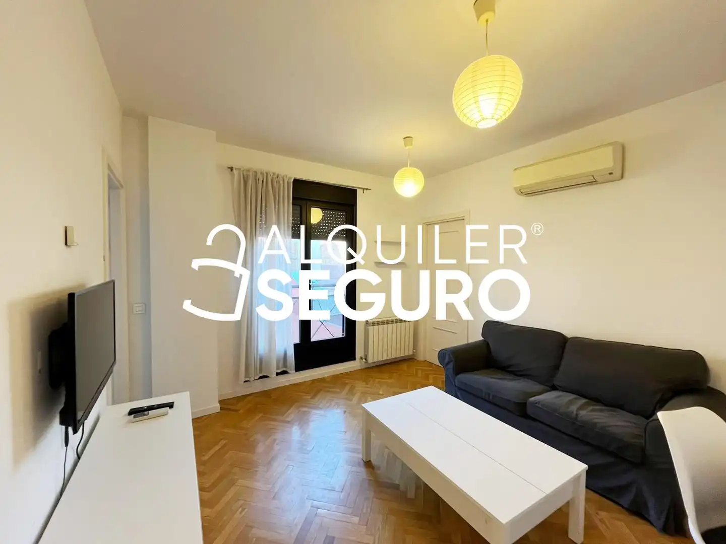 Sala d'estar de Pis de lloguer en Madrid amb Aire condicionat, Calefacció i Piscina