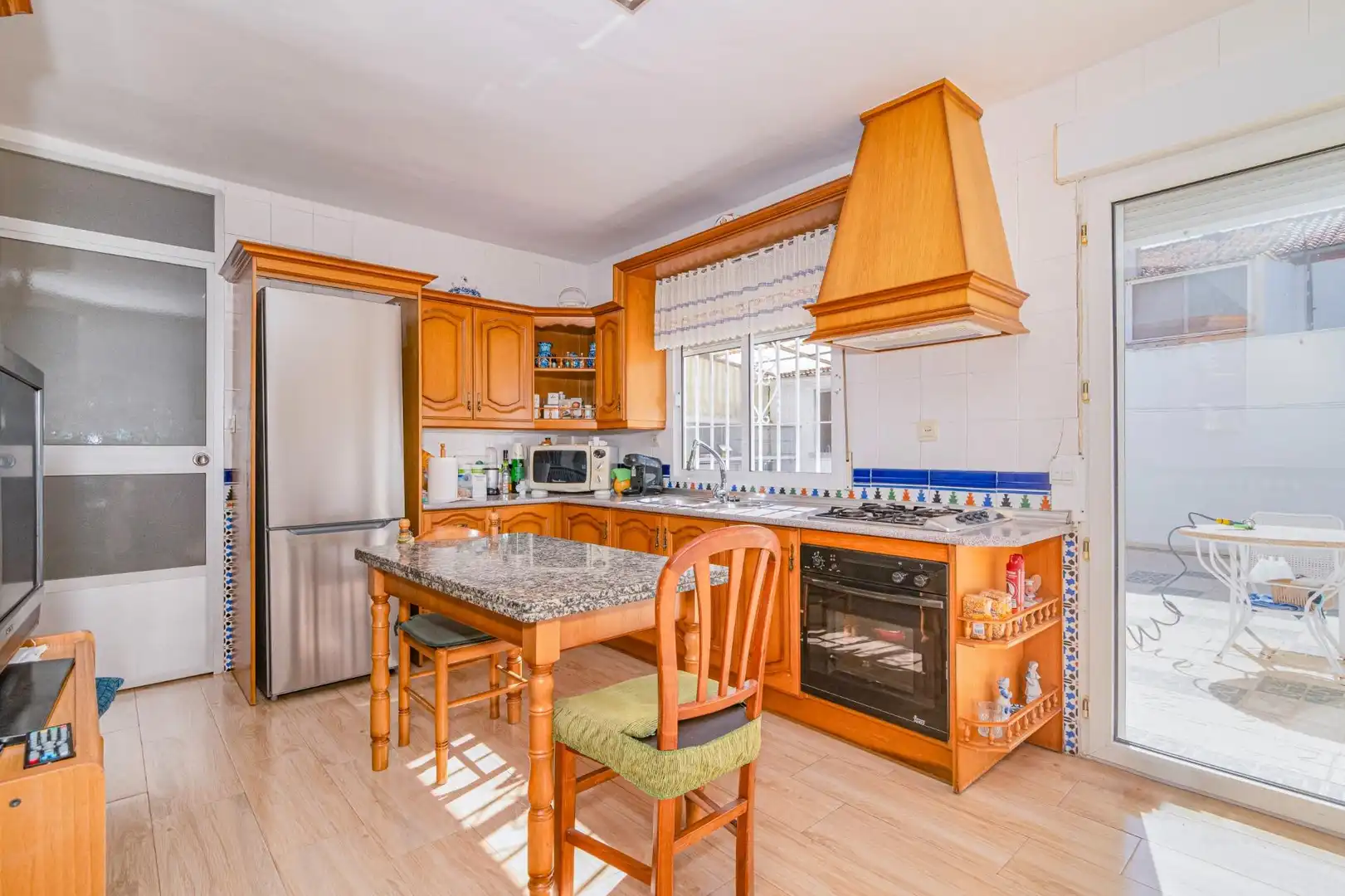Kitchen of Houses for sale in Granada  with Terrace and Storage room