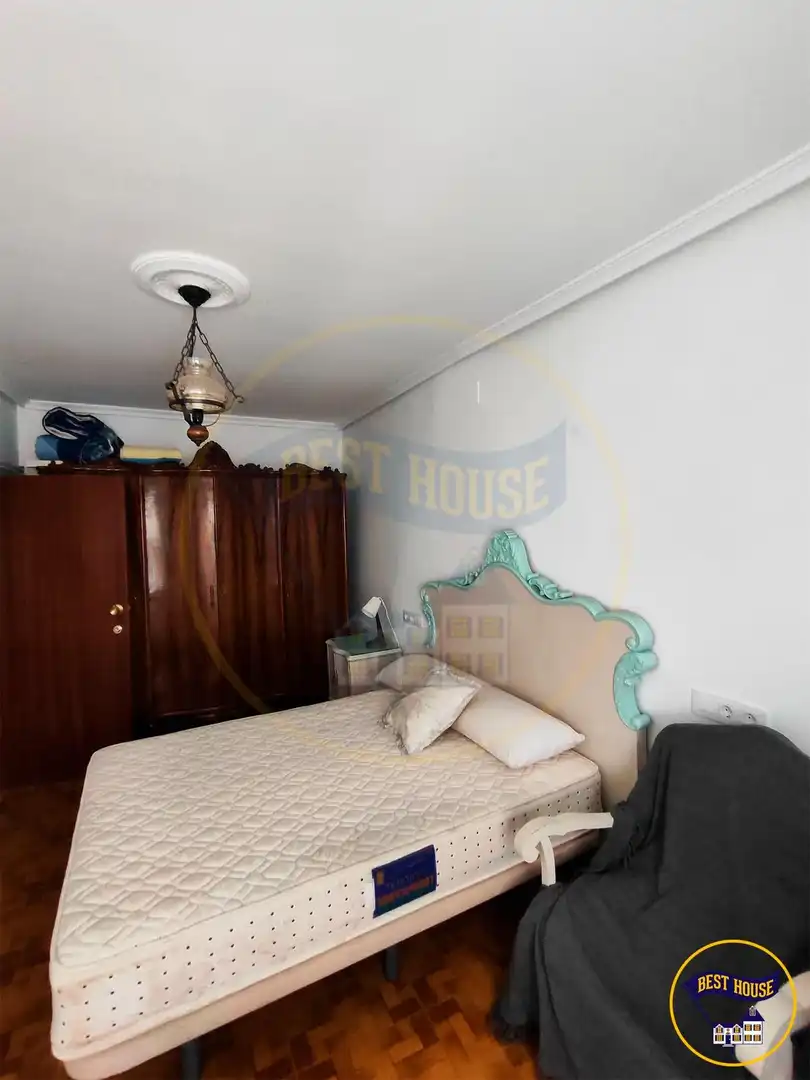 Bedroom of Flat for share in Cuenca  with Heating, Terrace and Furnished