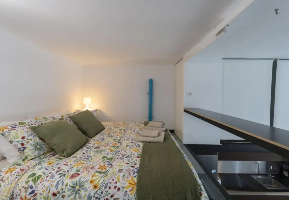 Habitación de Apartamento de alquiler en Madrid con Calefacción, Amueblado y Horno