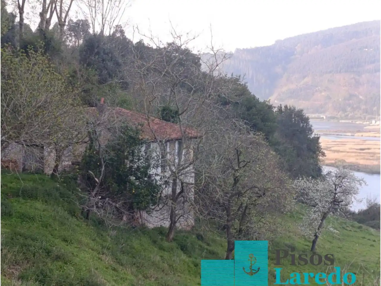 Vista exterior de Casa o chalet en venta en Voto con Jardín privado, Terraza y Amueblado