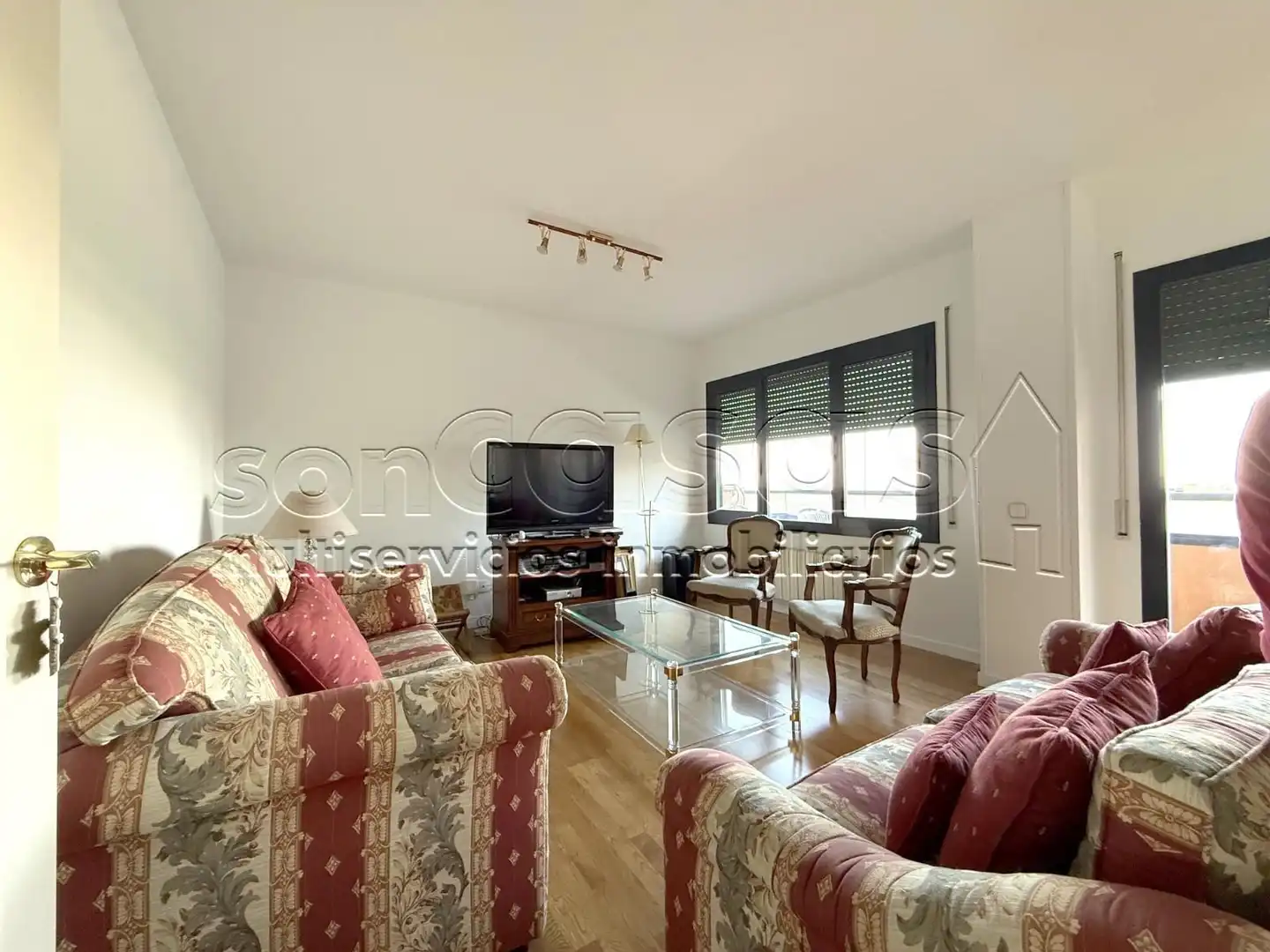 Living room of Flat for rent in Madrid  with Air Conditioner, Heating and Terrace