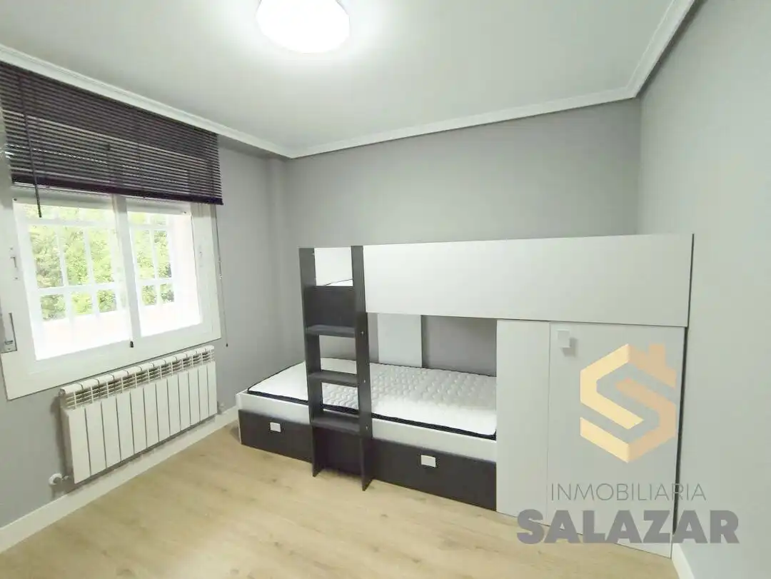 Bedroom of Flat for sale in Castro-Urdiales  with Heating, Terrace and Balcony