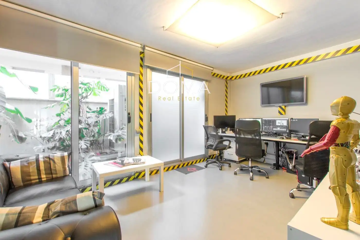 Commercial properties for sale in Barcelona  with Air Conditioner, Terrace and Furnished