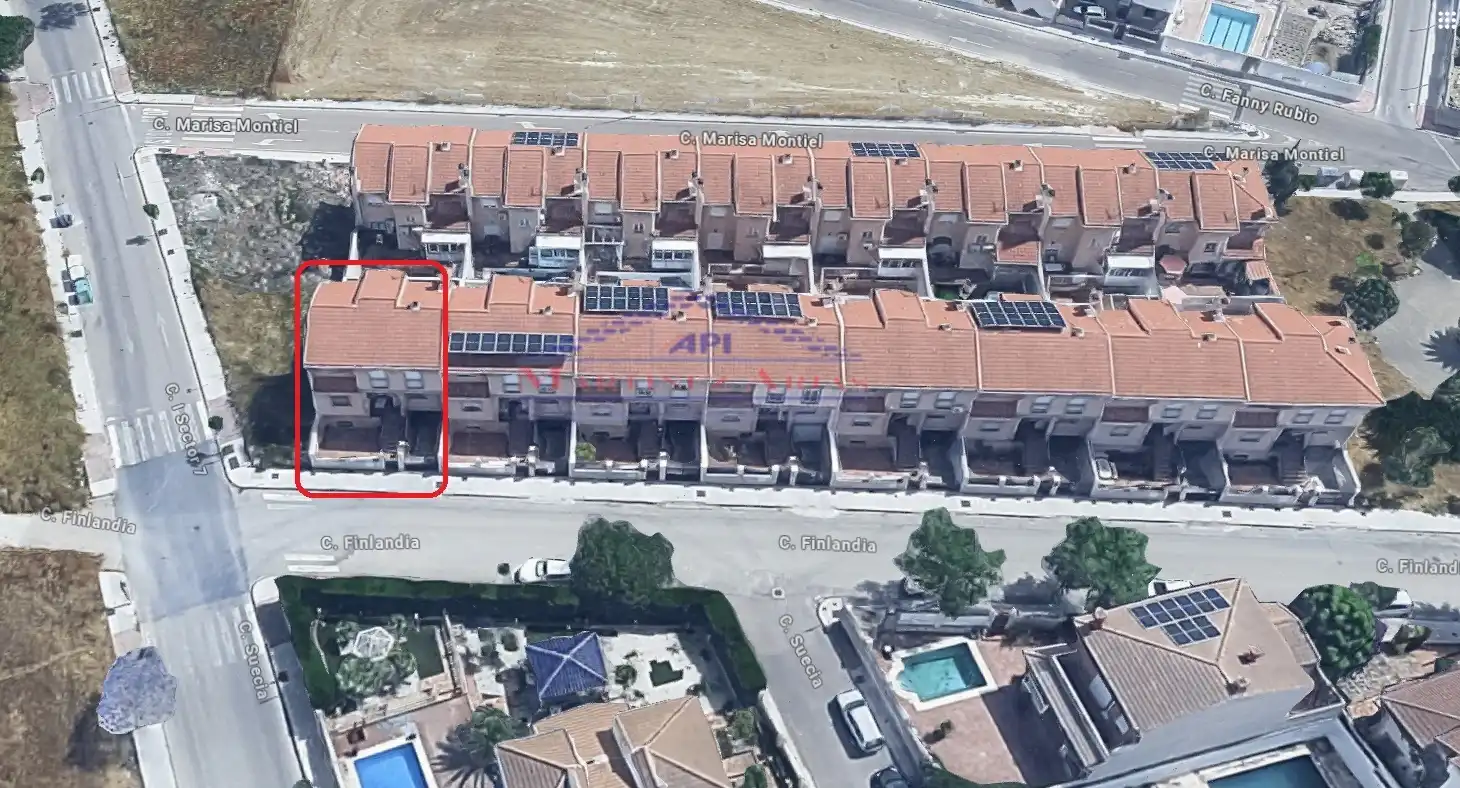 Adossat en venda a Calle Finlandia 23, imagen 2