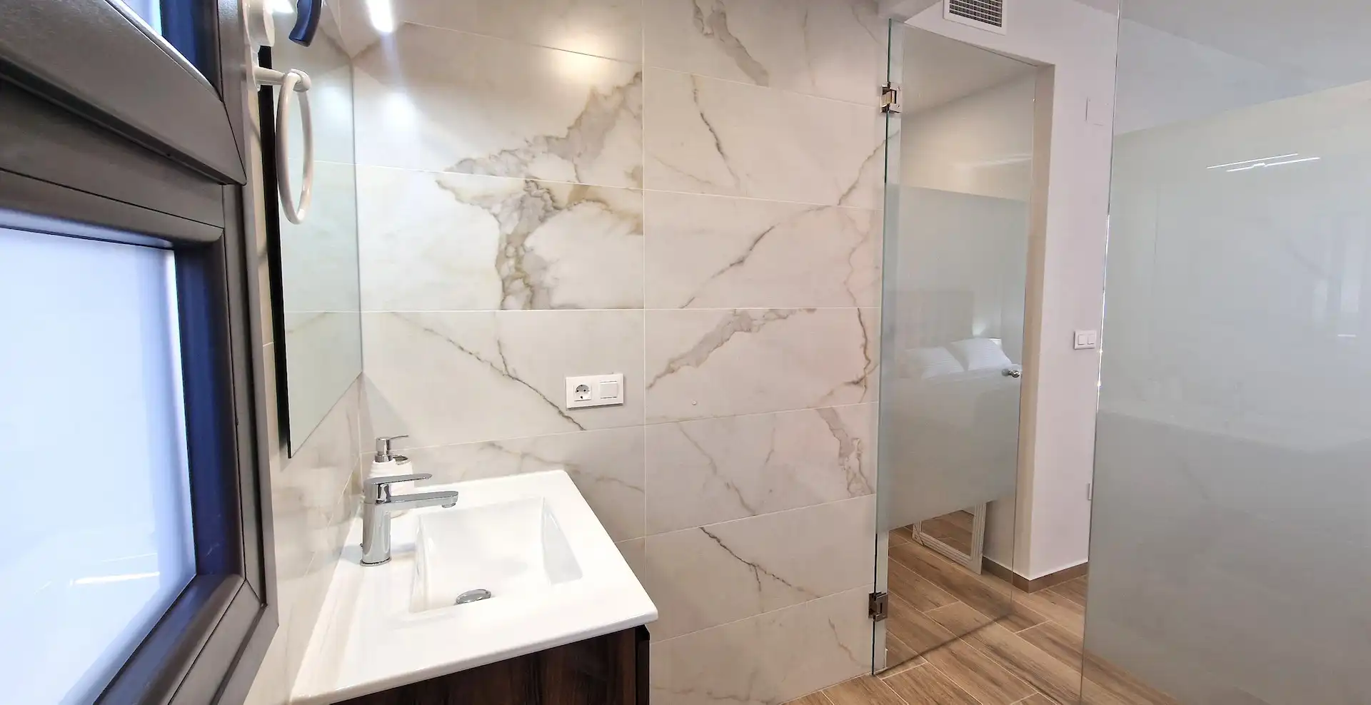 Baño de Apartamento de alquiler en Orihuela con Aire acondicionado, Calefacción y Terraza