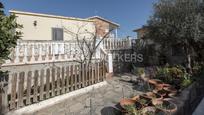 Vista exterior de Casa o xalet en venda en Vilanova i la Geltrú amb Aire condicionat, Calefacció i Jardí privat