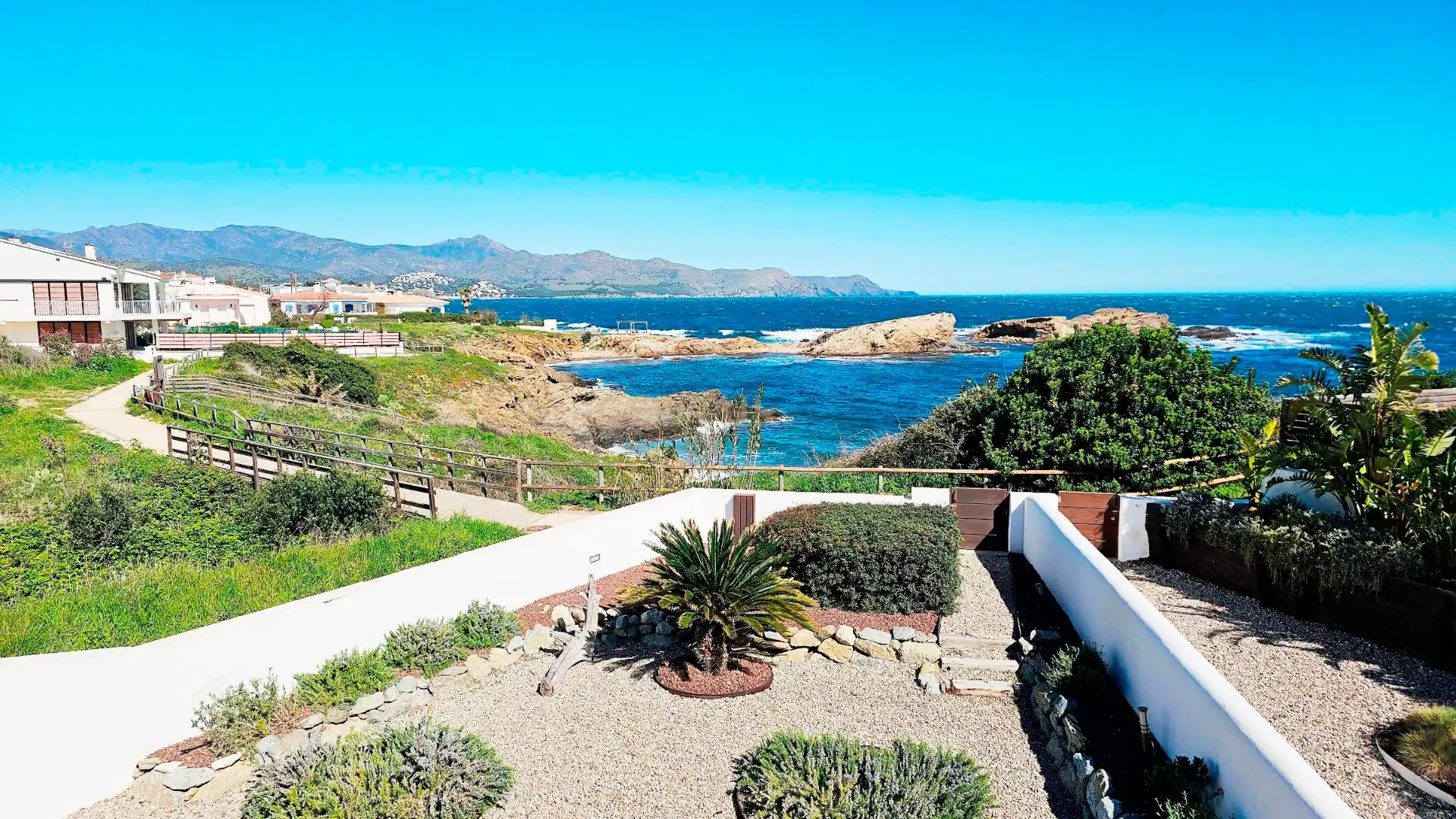 Vista exterior de Casa o chalet en venta en El Port de la Selva con Aire acondicionado, Calefacción y Jardín privado