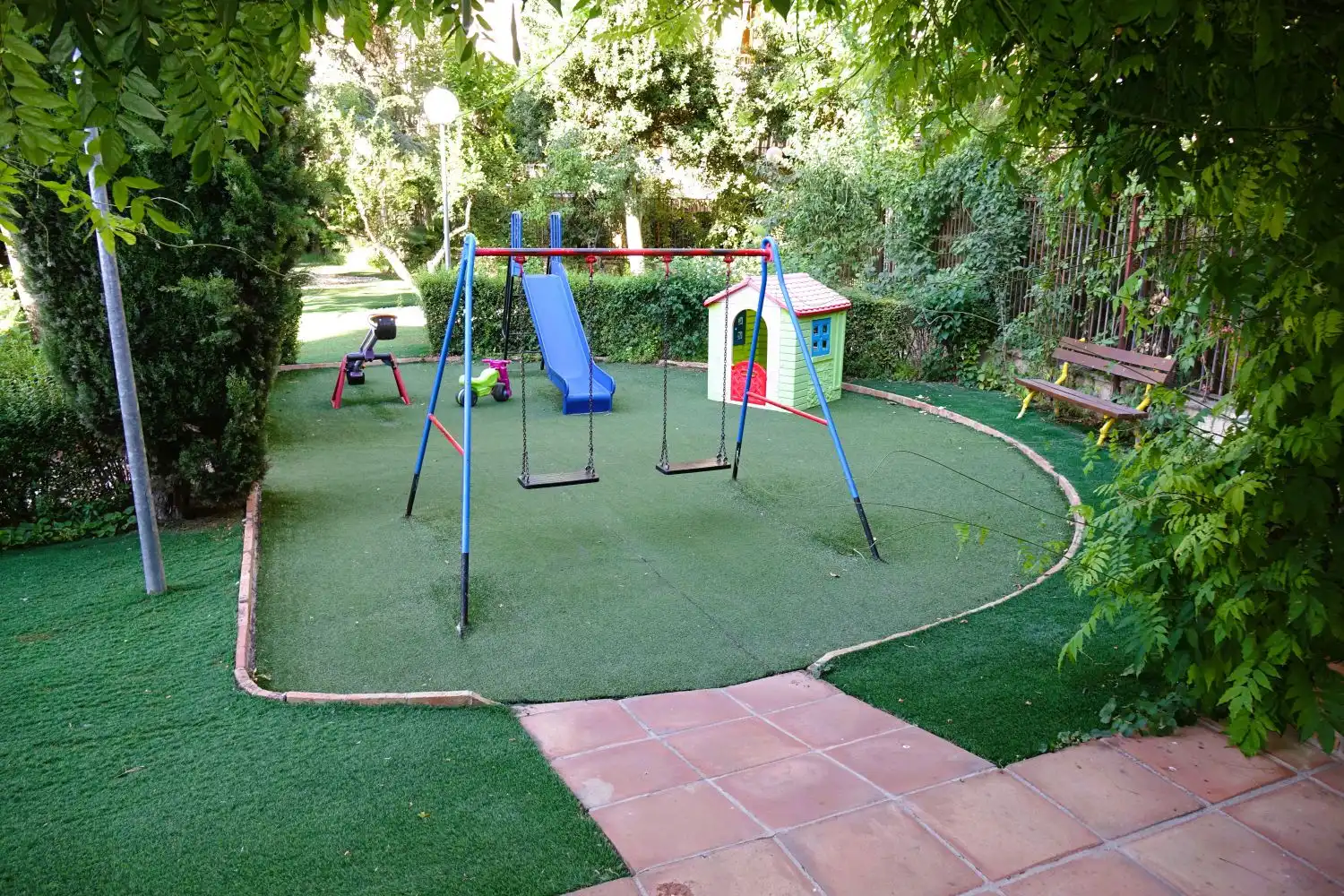 Jardín de Piso en venta en Granada con Terraza, Balcón y Piscina comunitaria