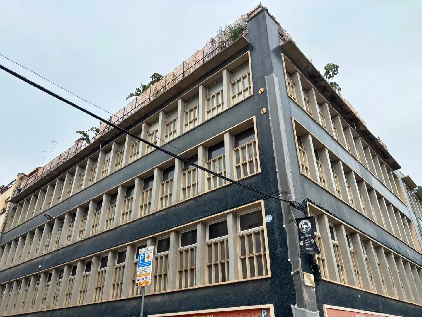 Vista exterior de Oficina en venda en Barcelona