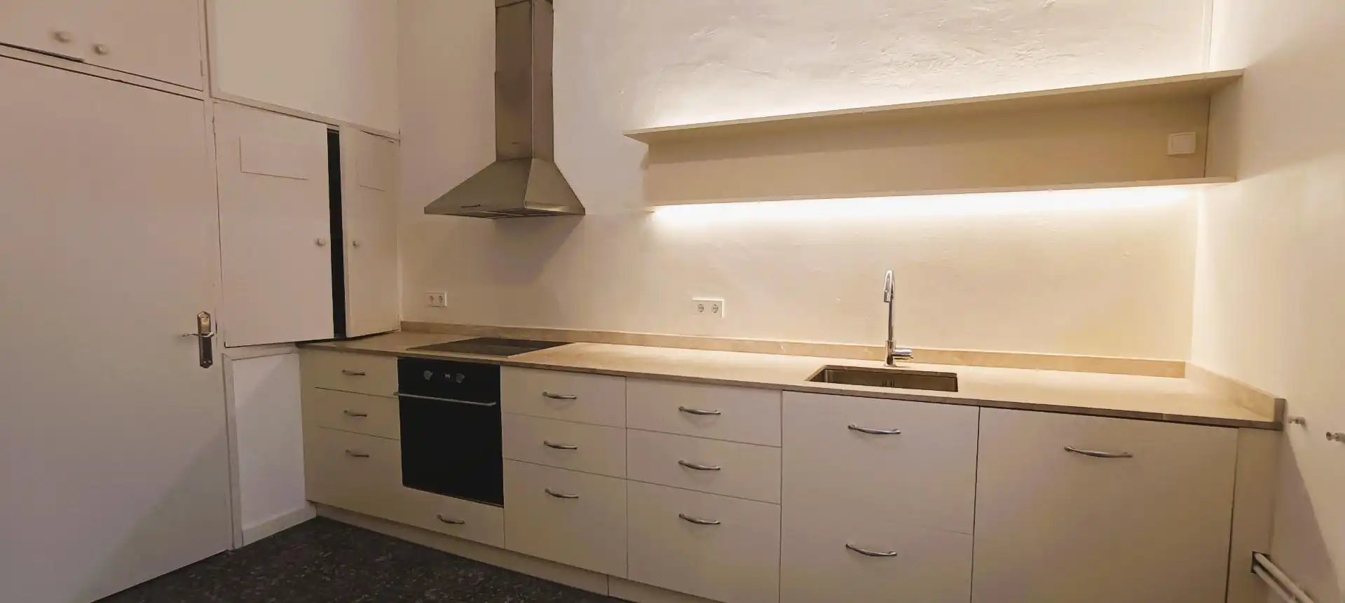 Kitchen of Flat for rent in  Palma de Mallorca  with Air Conditioner and Balcony