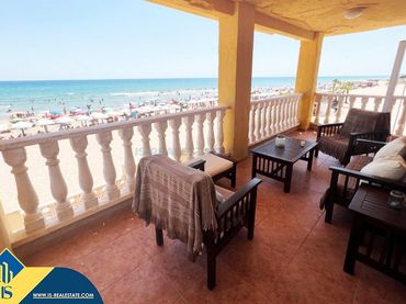 Villa avec balcon à vendre à Guardamar Playa
