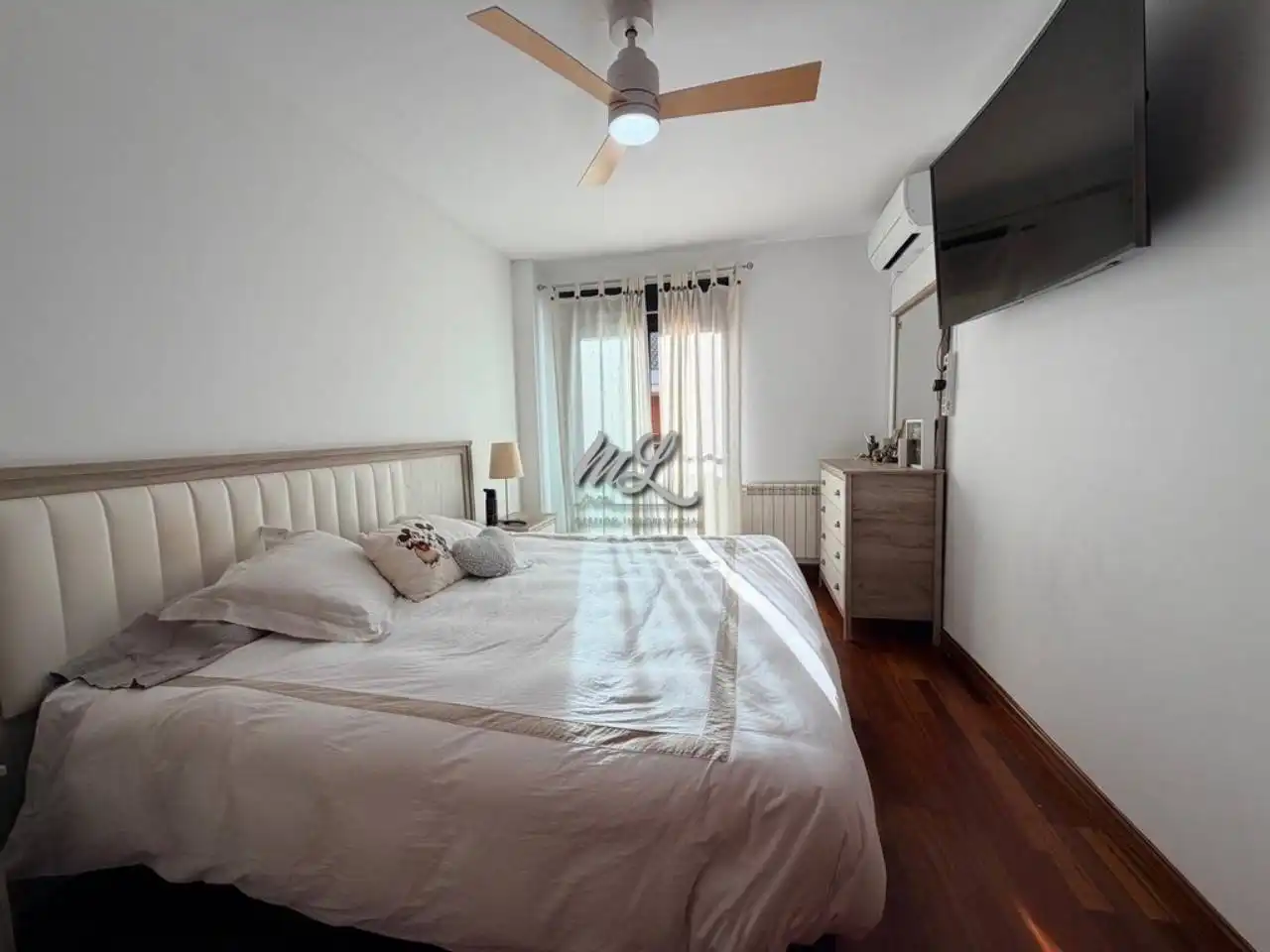Habitación de Casa adosada en venta en Santa Cruz del Retamar con Aire acondicionado, Calefacción y Jardín privado
