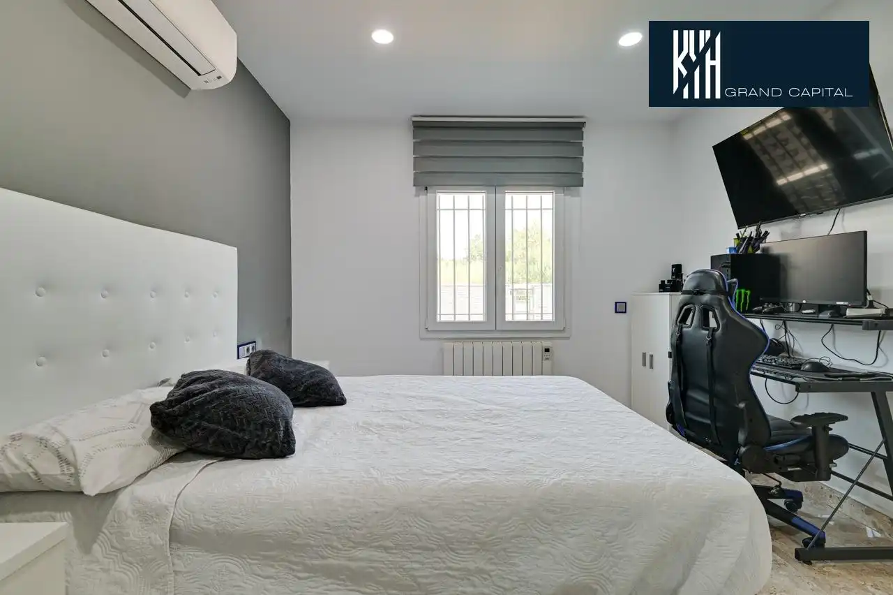 Bedroom of Houses for sale in Sarrià de Ter  with Air Conditioner and Heating