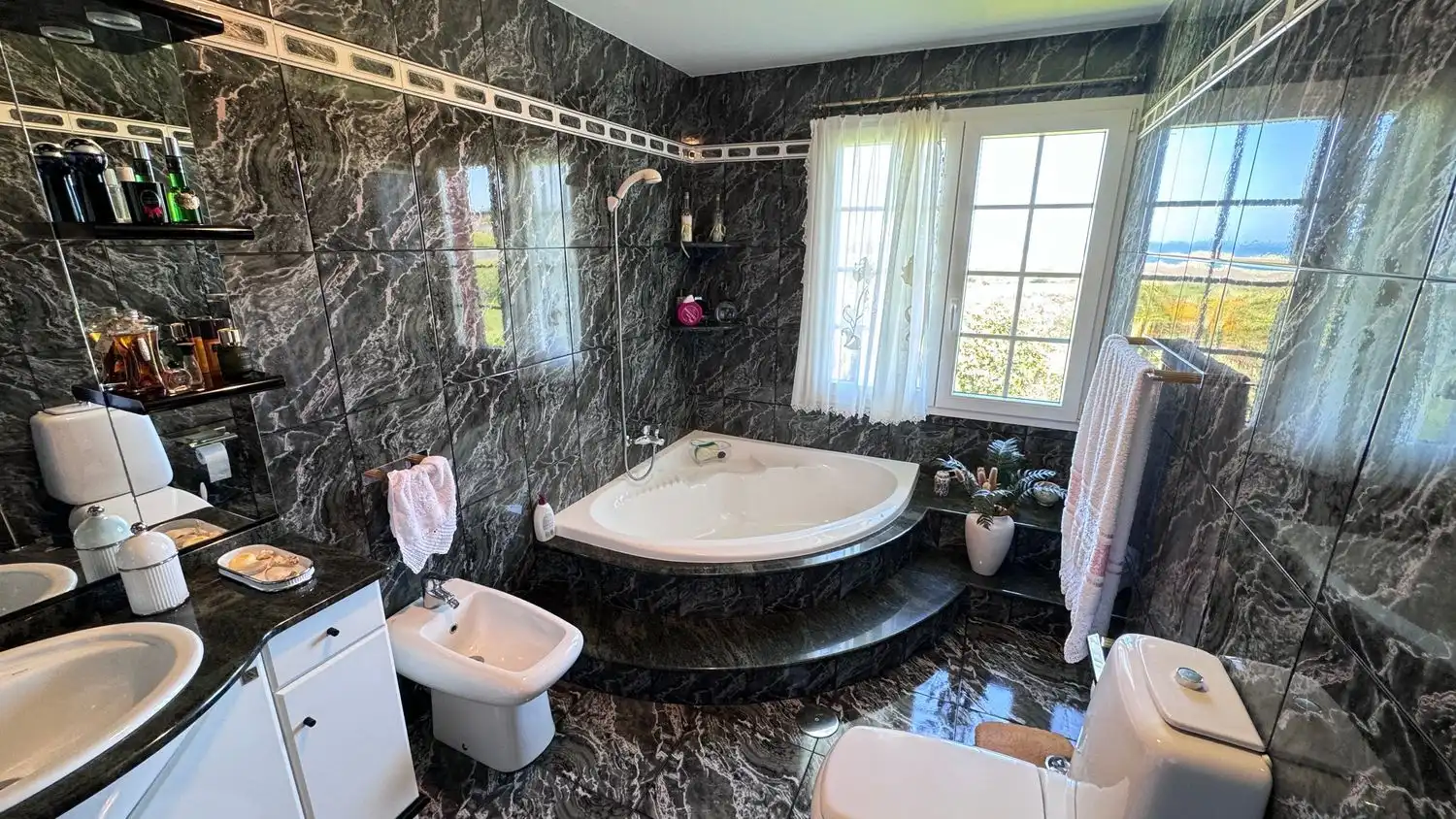 Bathroom of Houses for sale in Carballo  with Heating, Private garden and Swimming Pool